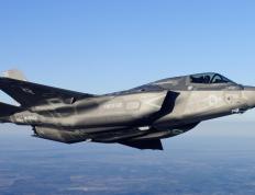 开云体育在线-神之手，欧冠决赛夜，他指尖流淌着绿茵的脉搏