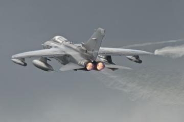 开云官网-卡塔尔金元重压诺坎普，奥亚尔萨瓦尔一剑封喉彰显无价赤诚