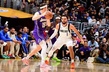 开云APP-独行侠翻盘魔术，布克在意甲焦点战接管比赛