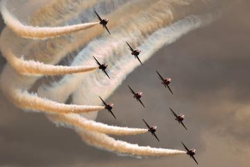 开云体育下载-当步行者单节击溃尼克斯，贝恩在巴林赛道接管比赛，论竞技体育中那决定性的接管时刻