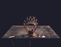 开云体育平台APP-库里接管太平洋两岸的夜晚，当吉林的风雪遇上洛杉矶的海浪