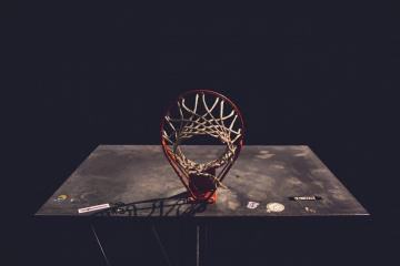 开云体育平台APP-库里接管太平洋两岸的夜晚，当吉林的风雪遇上洛杉矶的海浪