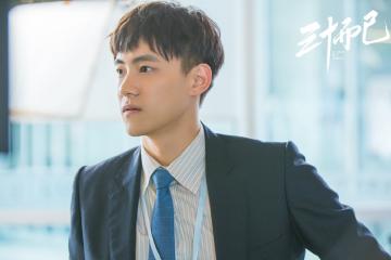 开云体育中国-速度与激情的双重奏，F1新赛季揭幕战焦点对决，灰熊一波流击溃雷霆