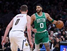 开云APP-凯尔特人战胜掘金，戴维斯24分