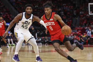 开云体育官网-北京队力克公牛，米切尔高光表现