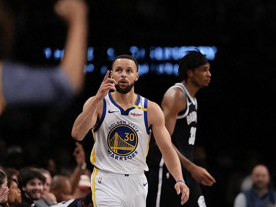 开云体育下载-勇士逆袭！库里归来火力全开助球队赢得胜利