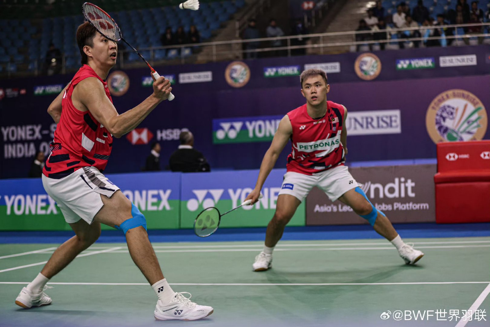 开云平台-印尼羽毛球队鏖战马来西亚羽毛球队,安赛龙关键制胜的简单介绍