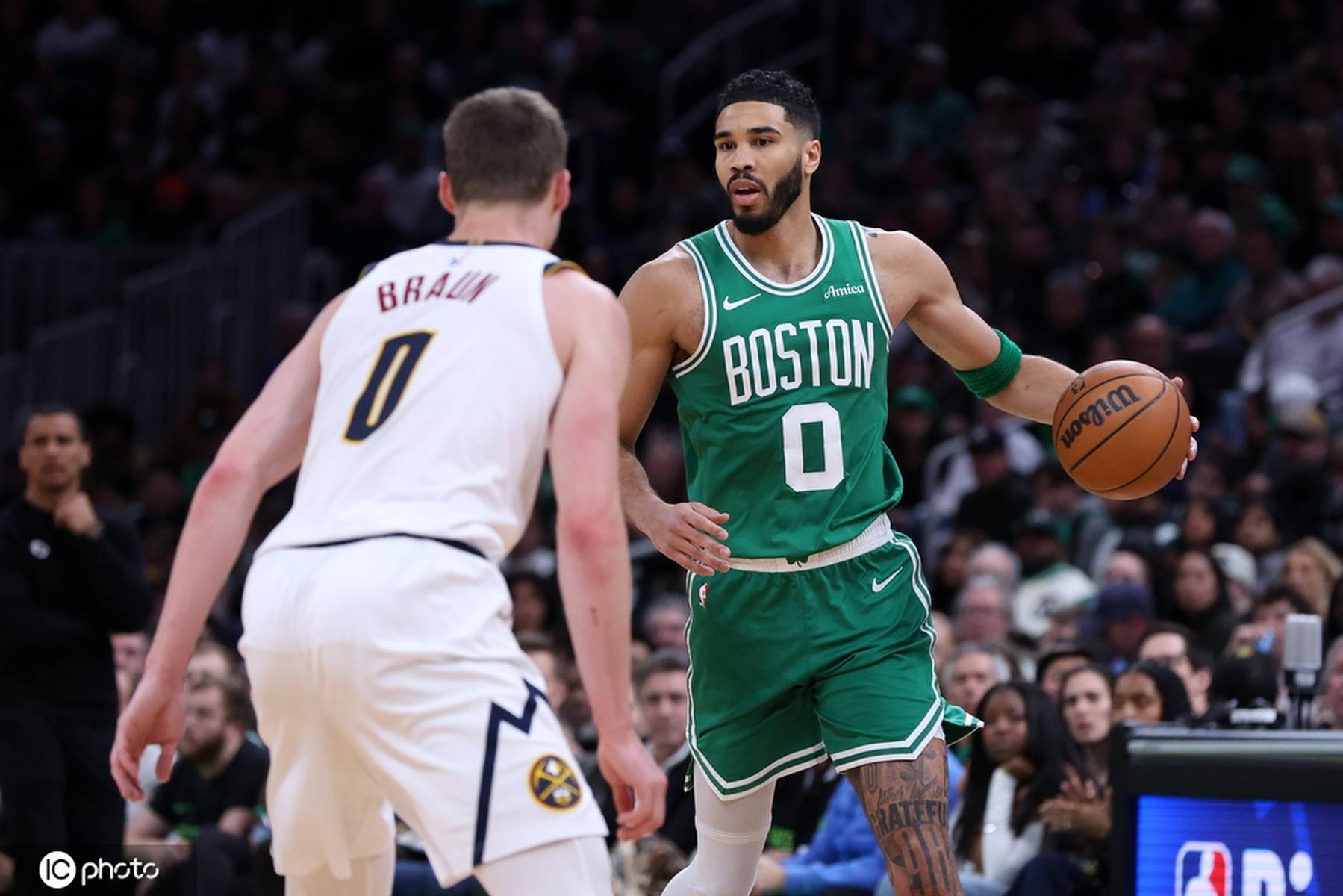 开云APP-凯尔特人战胜掘金，戴维斯24分