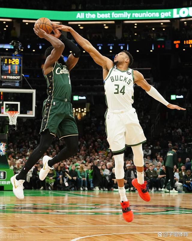 开云体育APP下载-猛龙主场大胜雄鹿,继续领跑东部