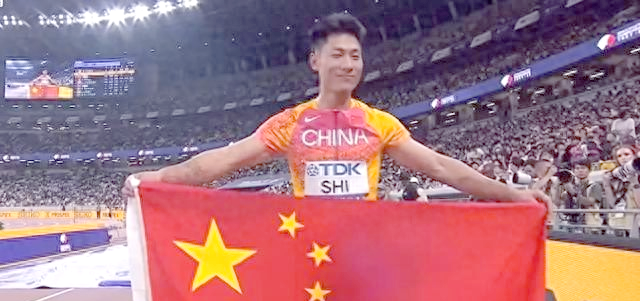 开云体育-田径选手赛后落泪,背后故事感人