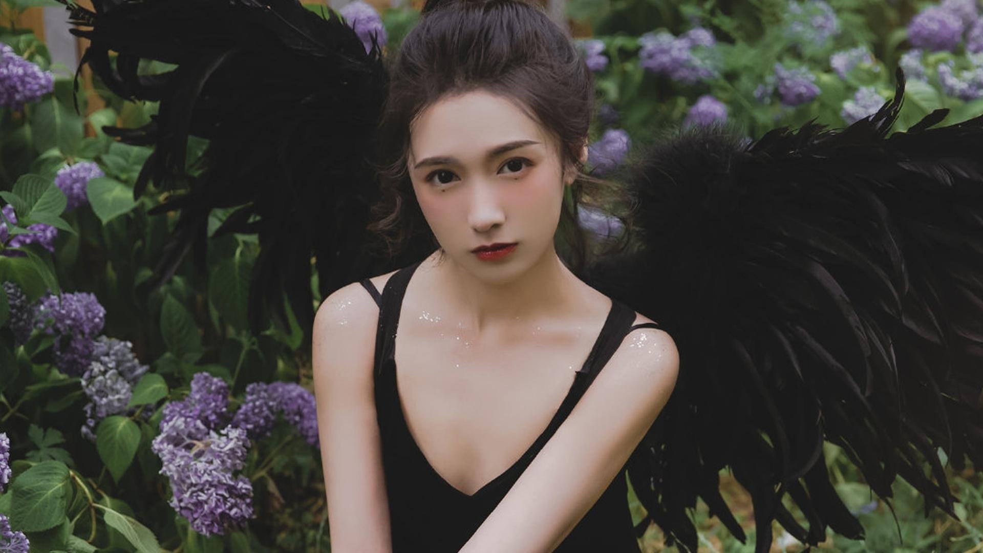 开云体育官方网站-棋盘上的东风与绿茵场上的孤星,智慧与实力的两重奏