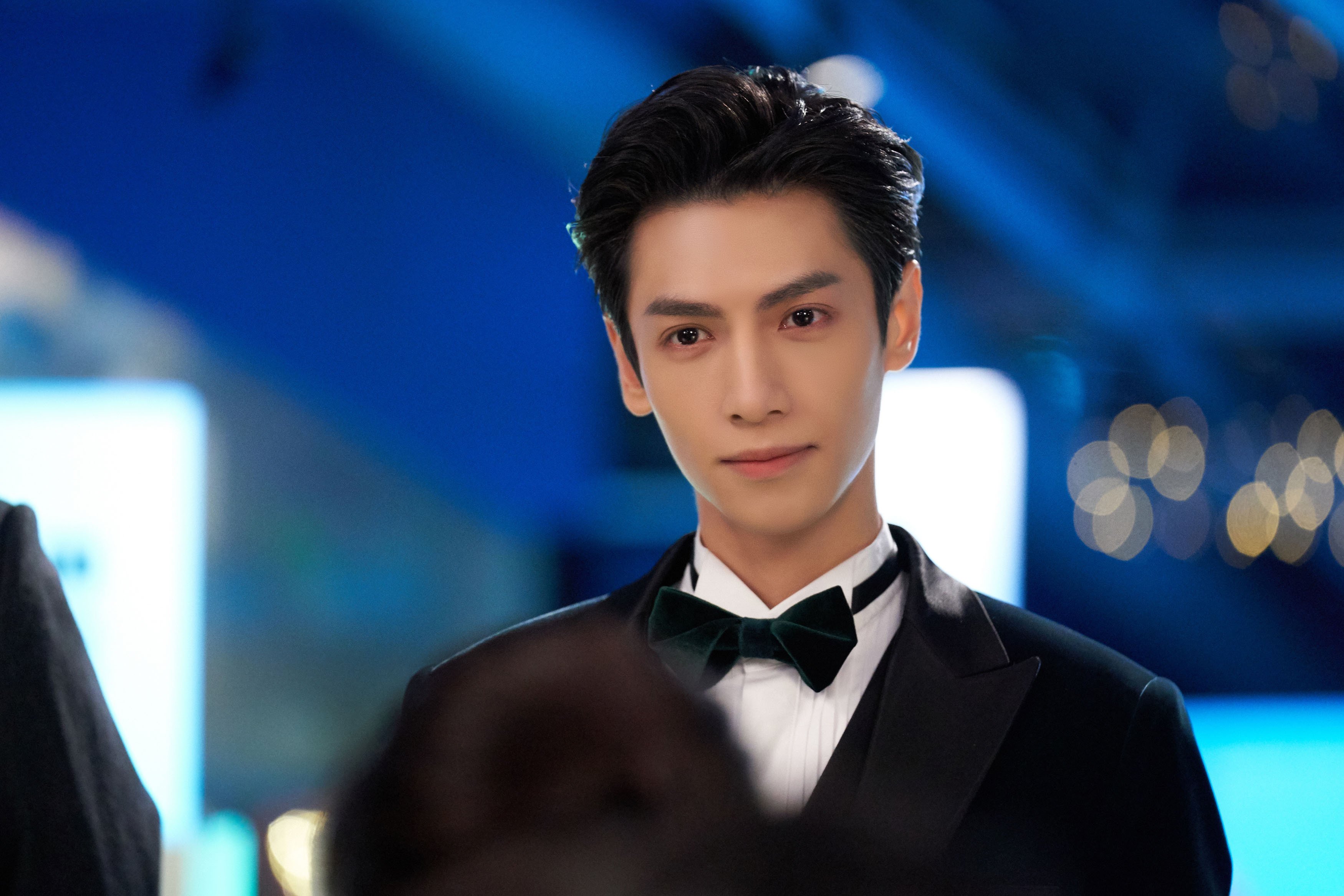 开云体育平台APP-绿茵硝烟跨篮坛，当欧冠战鼓擂响，凯尔特人险胜76人的史诗之夜